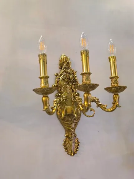 Regal 3 - Indoor Luxury Wall Scone